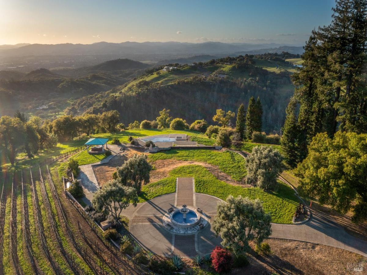 MLS #326024024 img 0