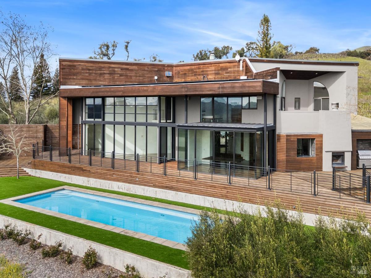 MLS #326024038 img 0