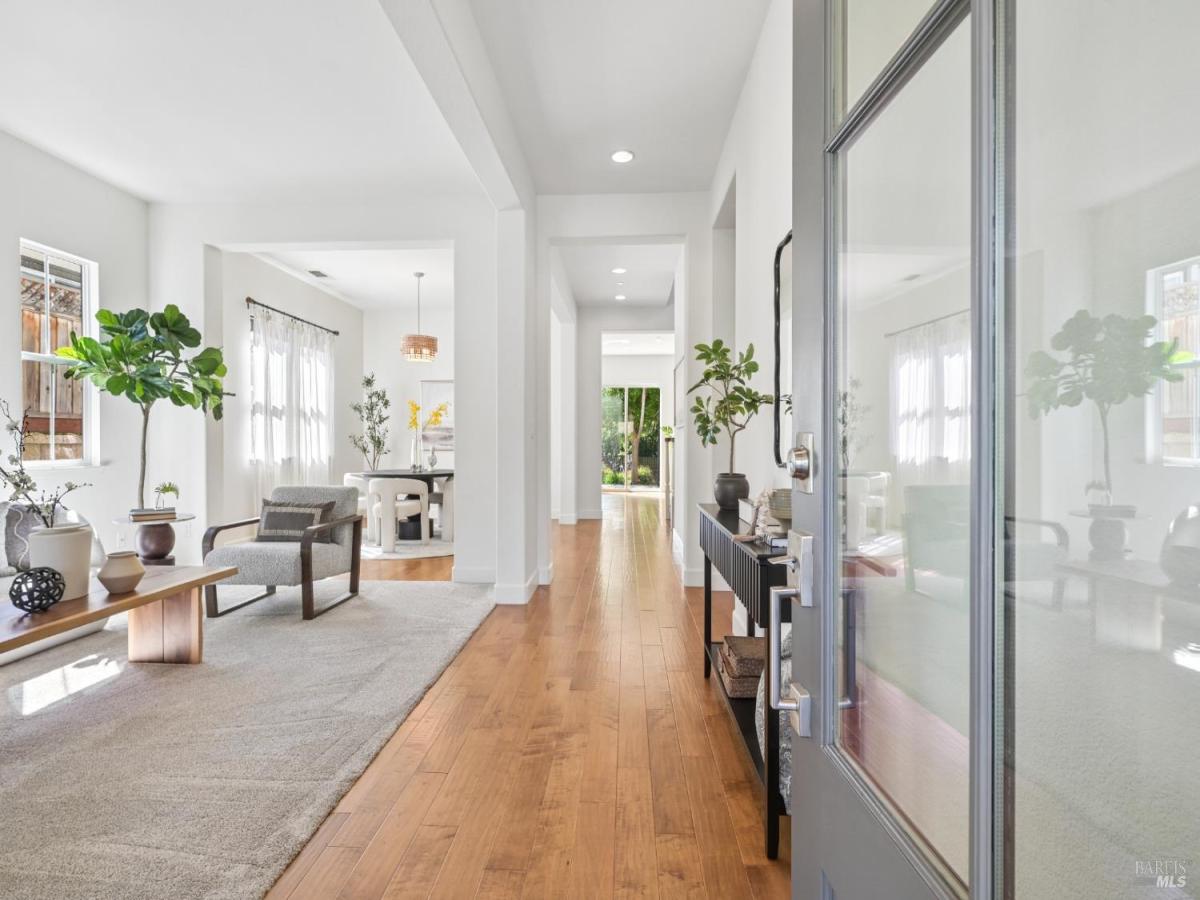 MLS #326024069 img 0