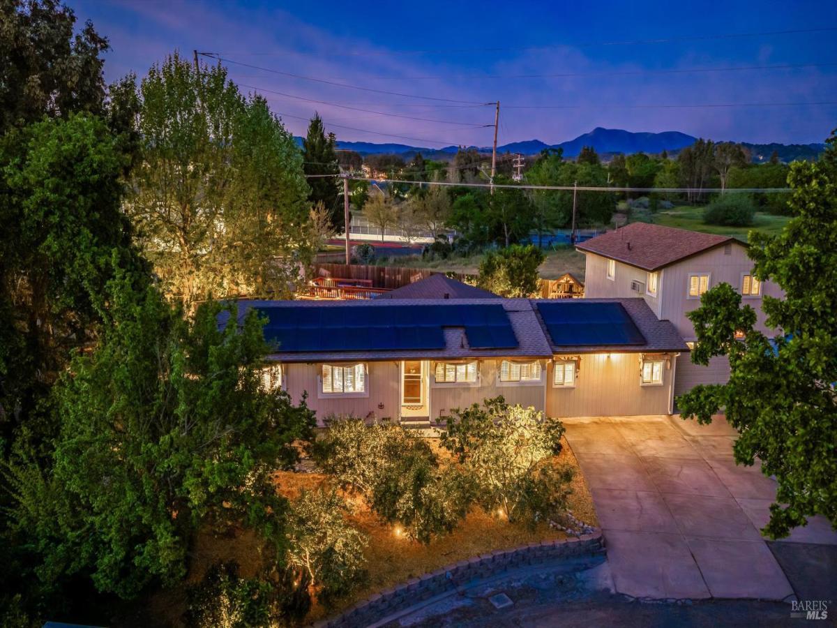 MLS #326024076 img 0