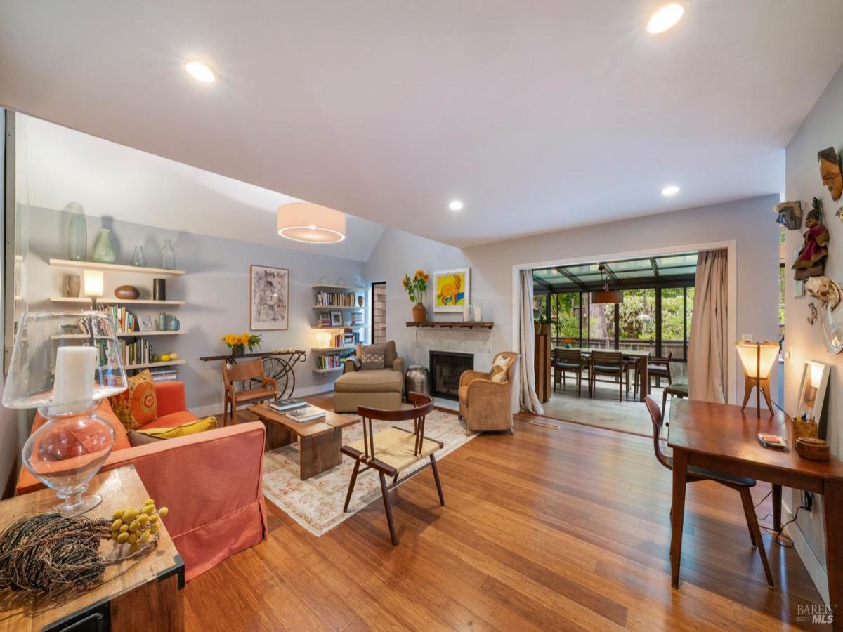 MLS #326024229 img 0