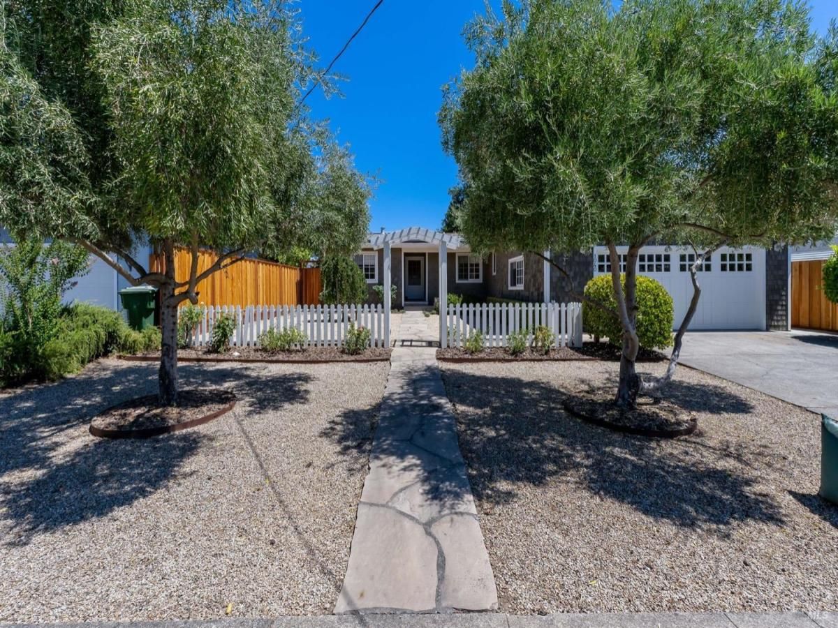 MLS #326024234 img 0