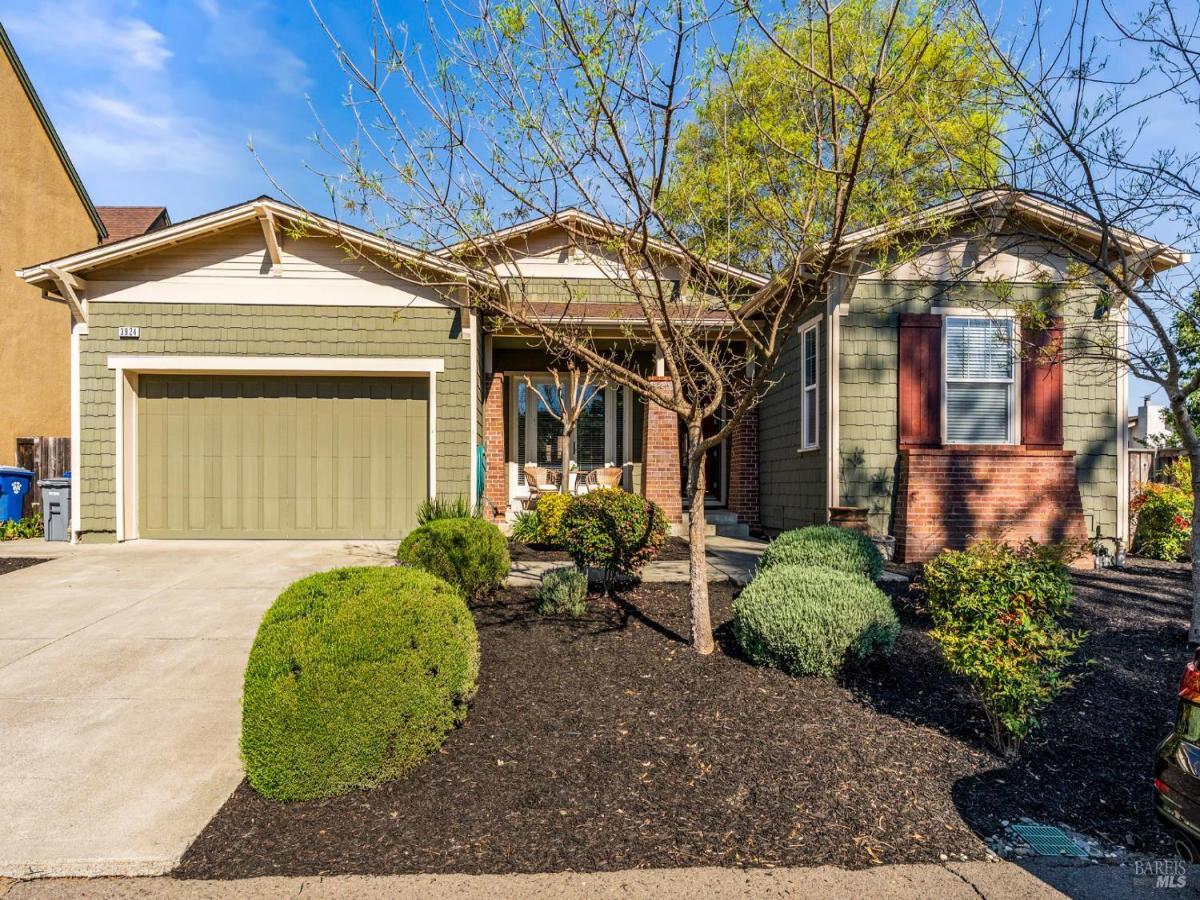 MLS #326024260 img 0