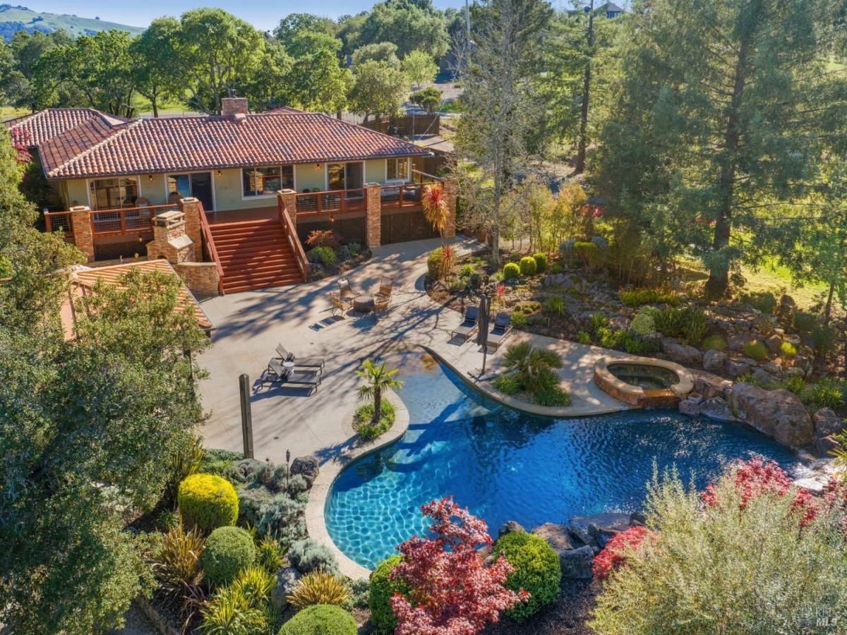 MLS #326024325 img 0