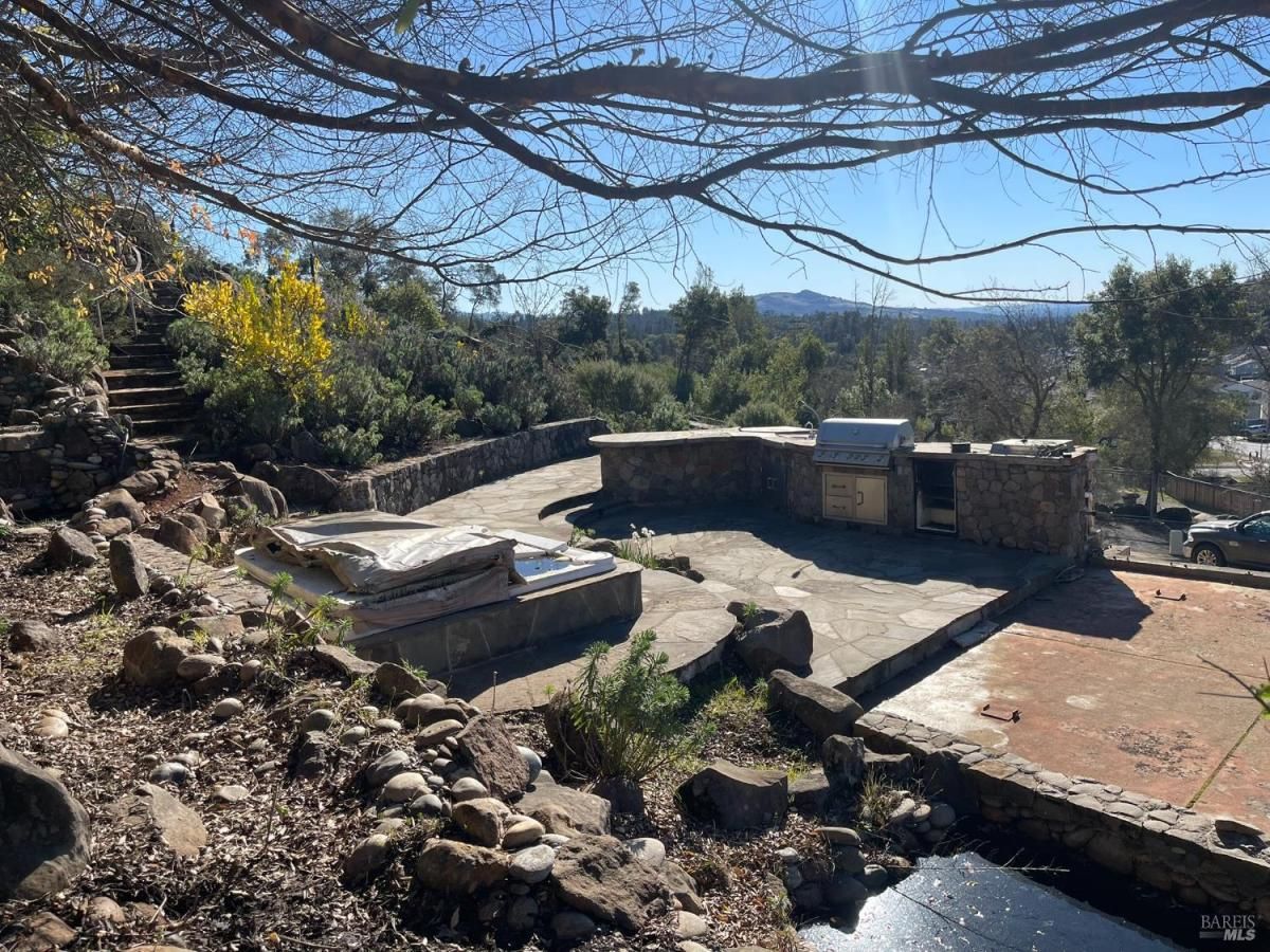 MLS #326024443 img 0