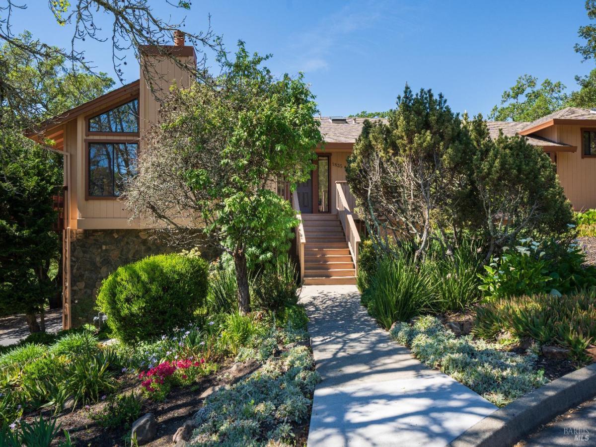 MLS #326024587 img 0