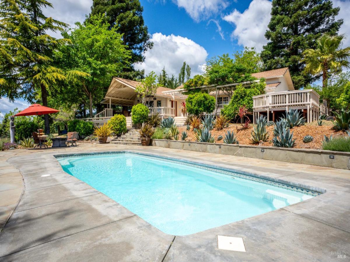 MLS #326024624 img 0