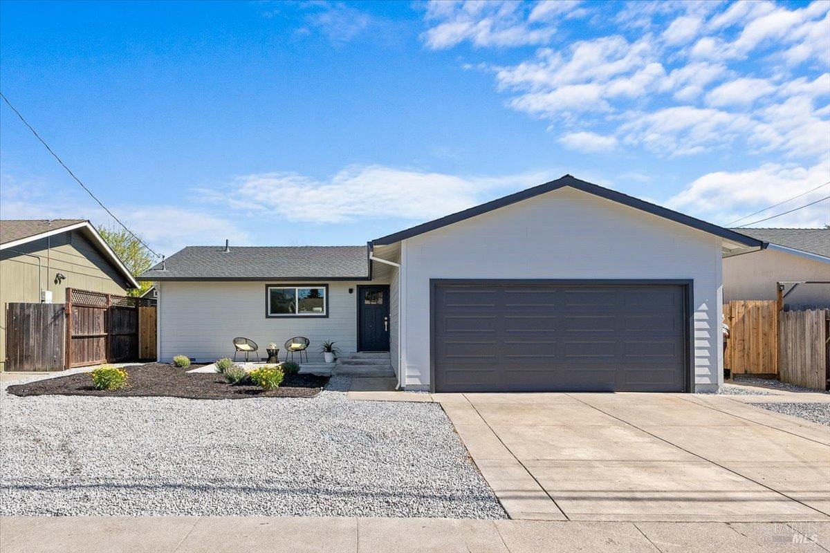 MLS #326024625 img 0