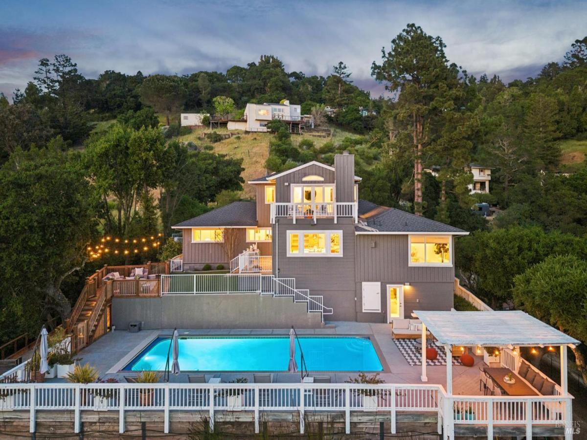 MLS #326024657 img 0