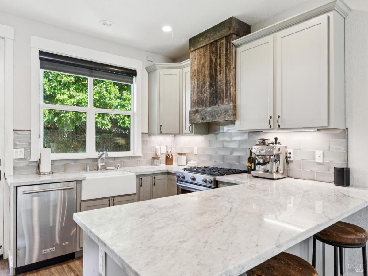 MLS #326024767 img 0