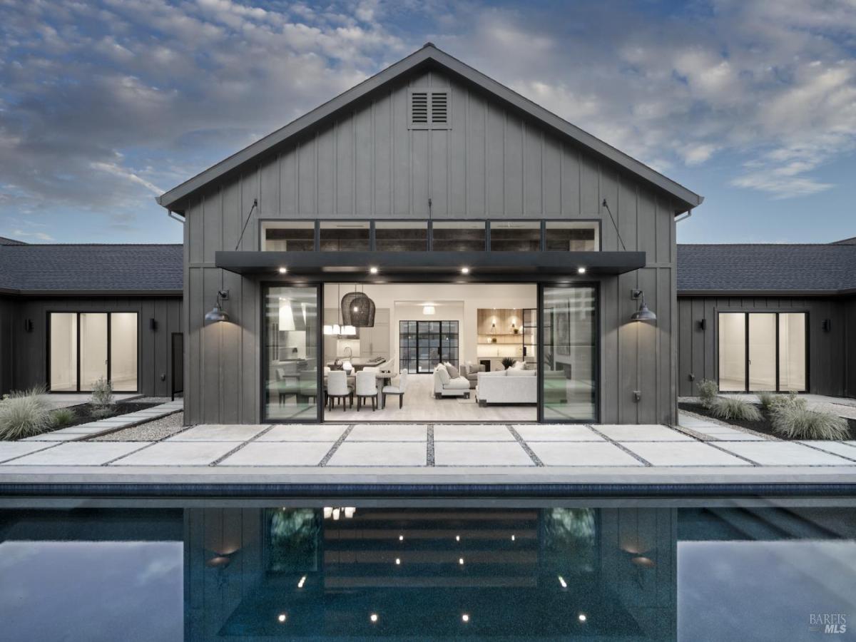 MLS #326024792 img 0