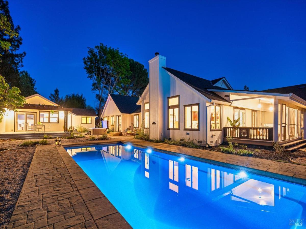 MLS #326024850 img 0