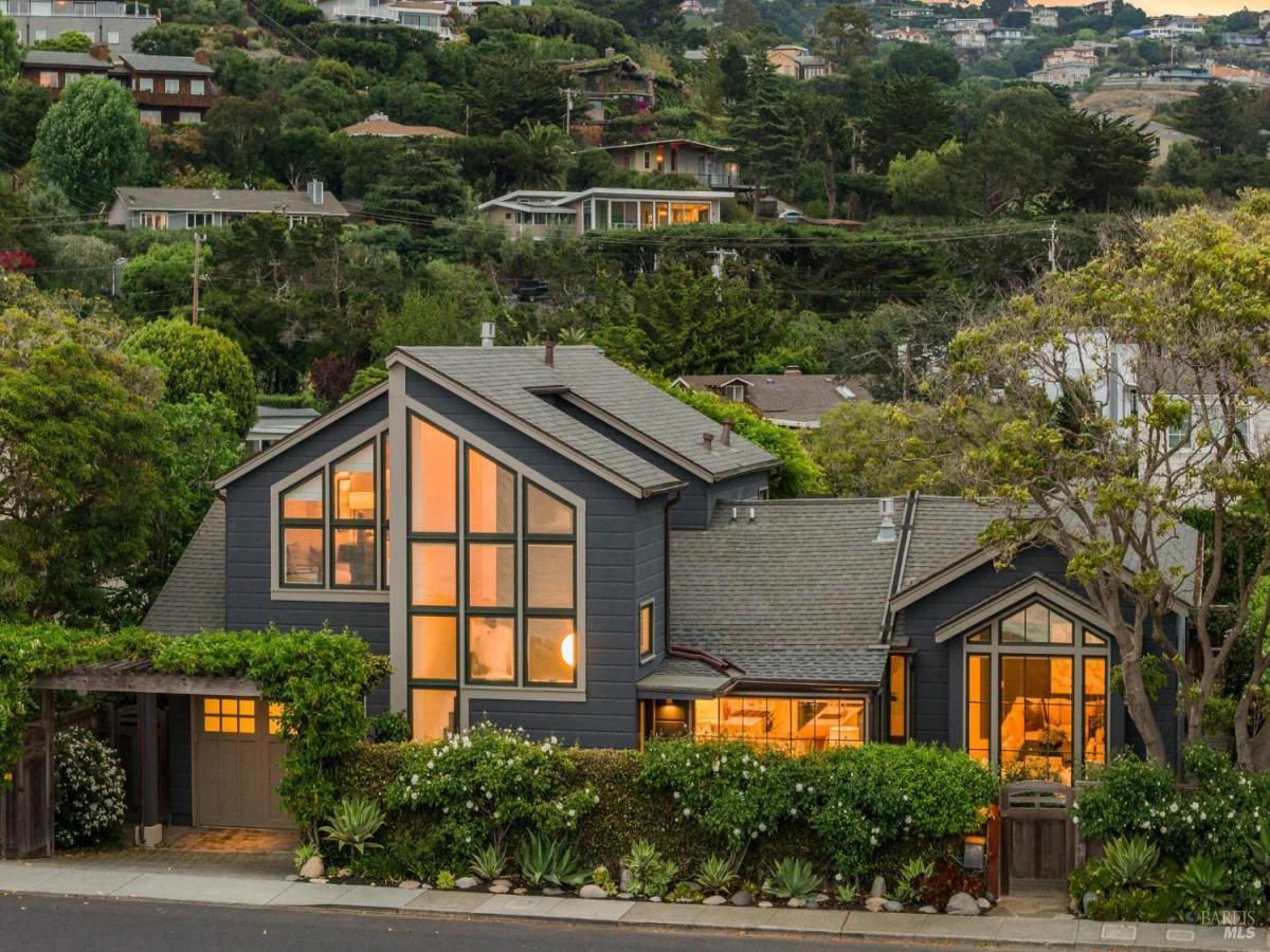 MLS #326024857 img 0