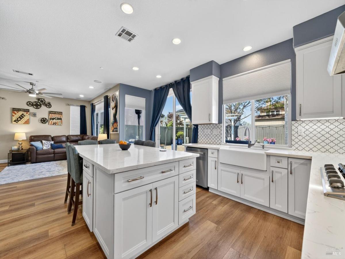 MLS #326024953 img 0