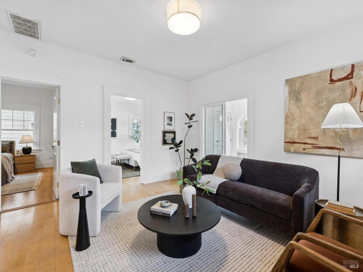 MLS #326025052 img 0