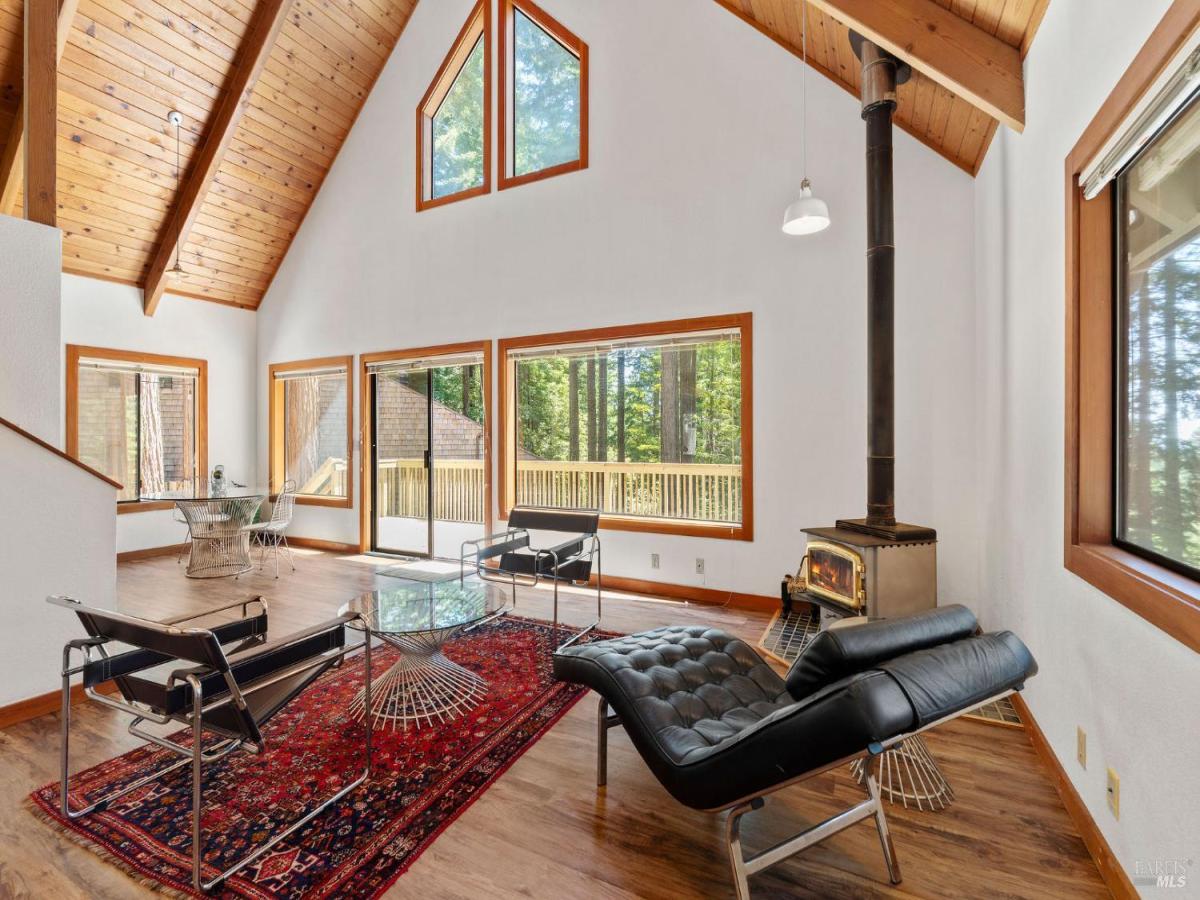 MLS #326025217 img 0