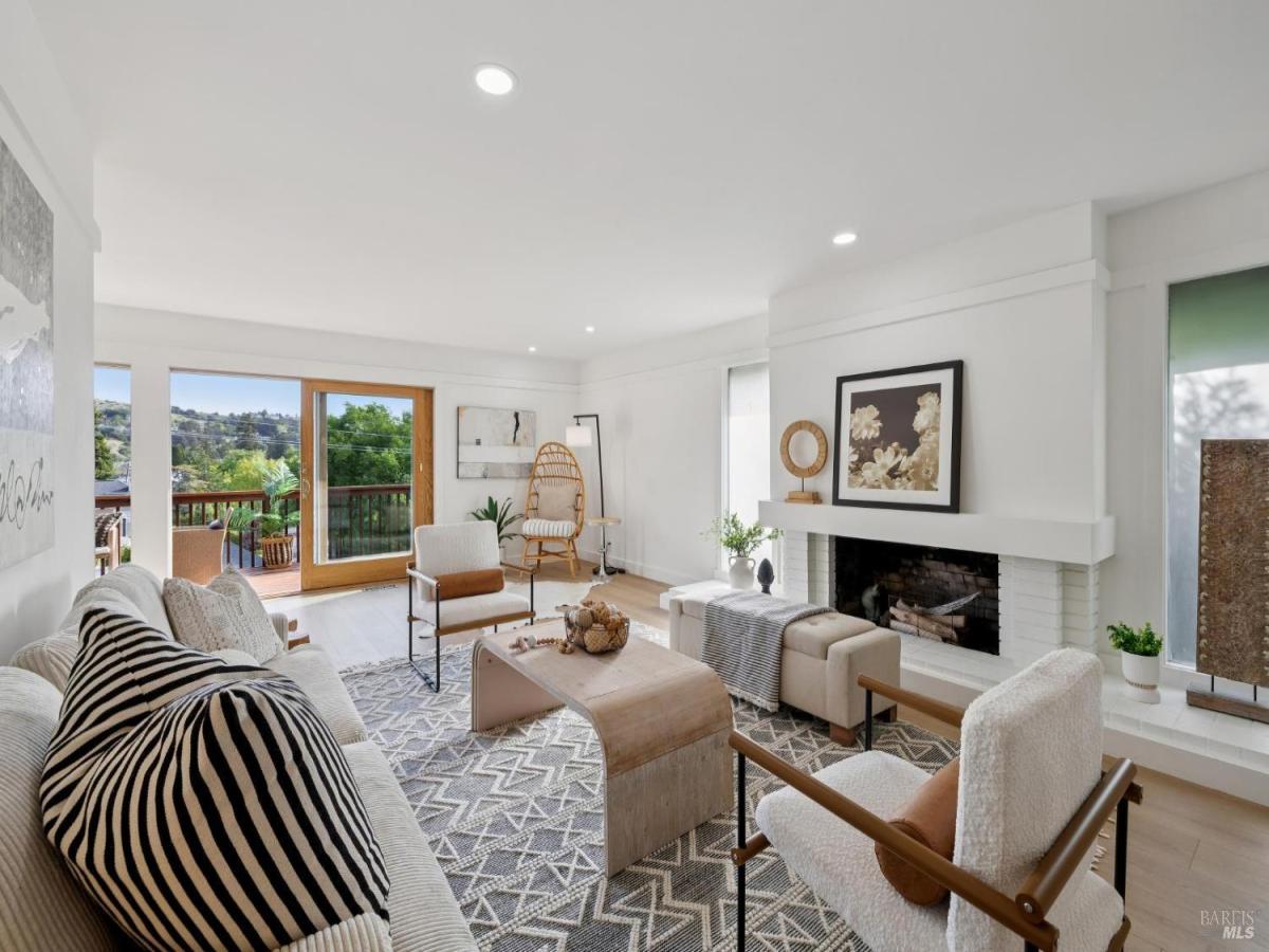 MLS #326025486 img 0