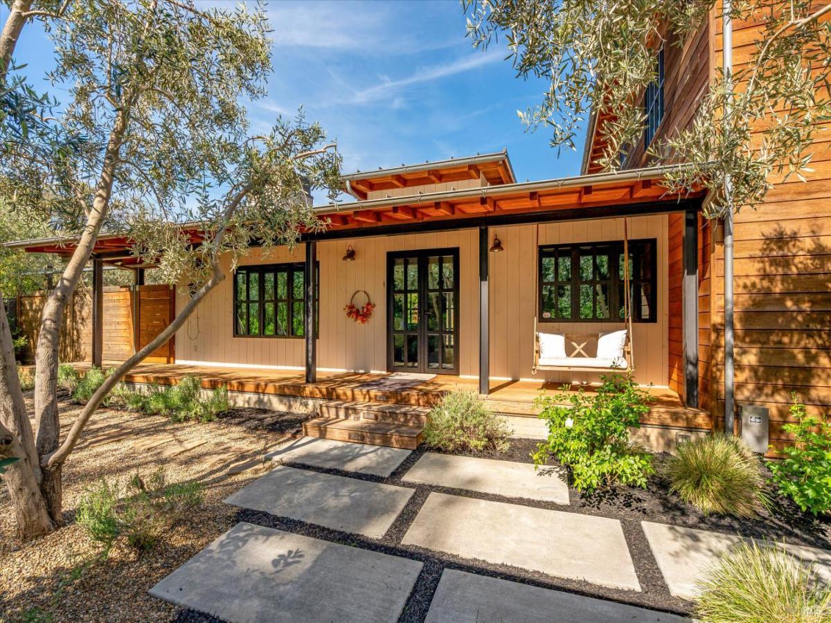 MLS #326025555 img 0