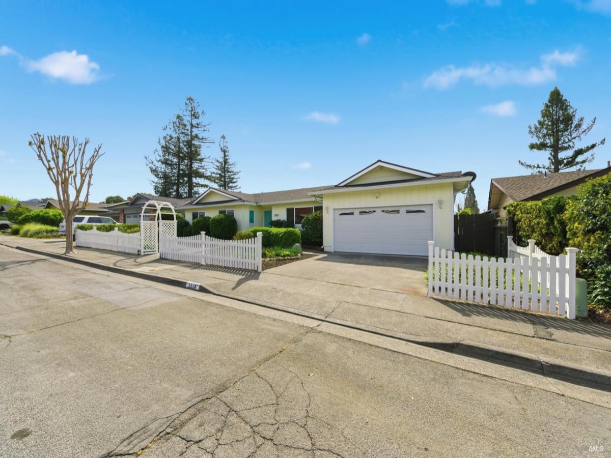 MLS #326026052 img 0