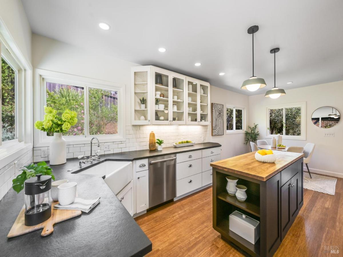 MLS #326026202 img 0