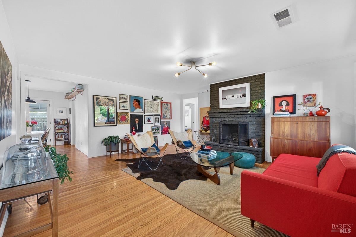 MLS #326026268 img 0