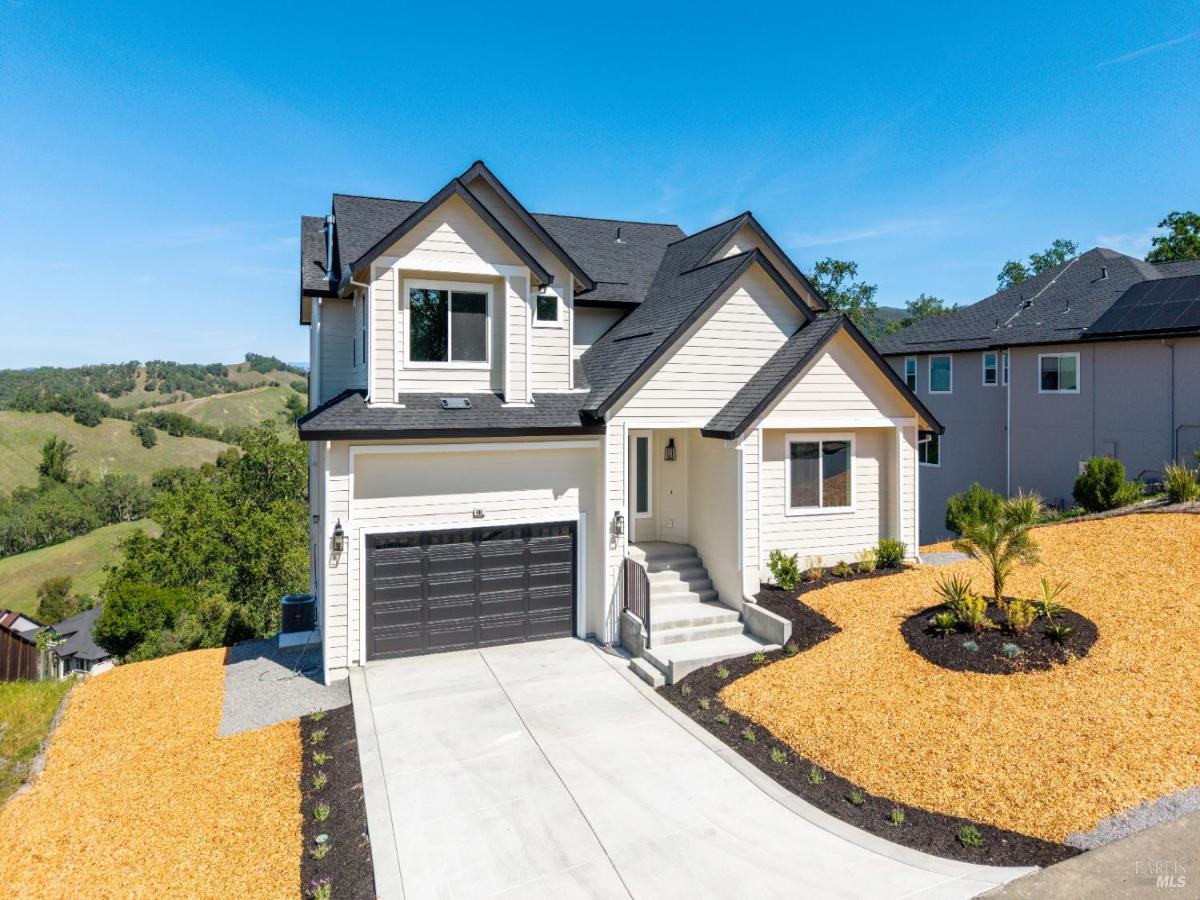 MLS #326026600 img 0