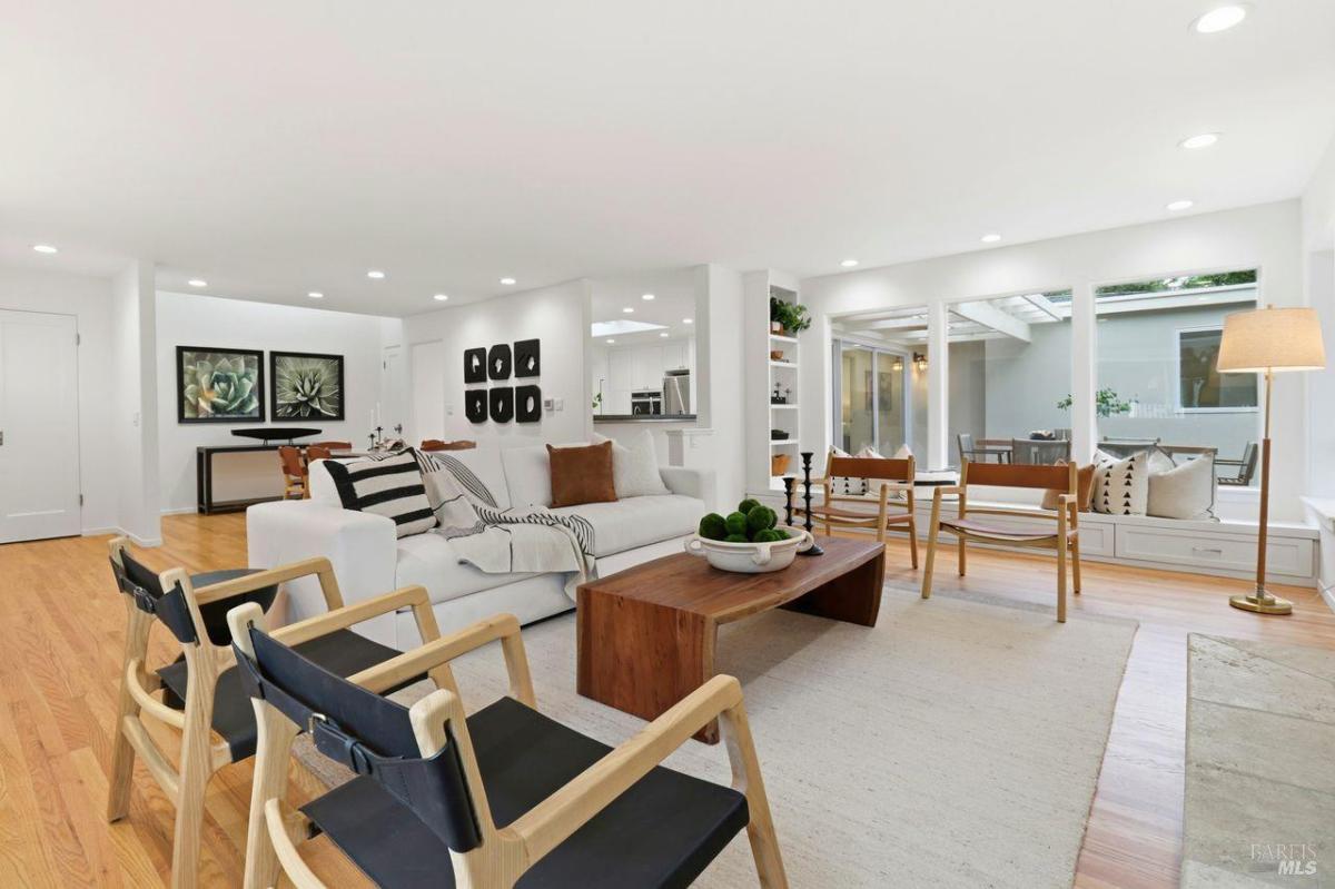 MLS #326026814 img 0