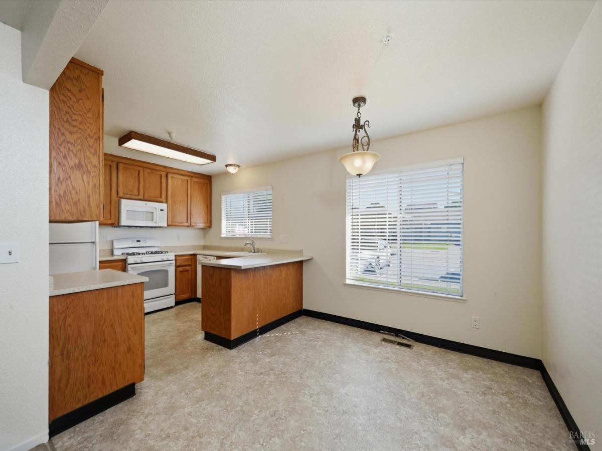 MLS #326026922 img 0