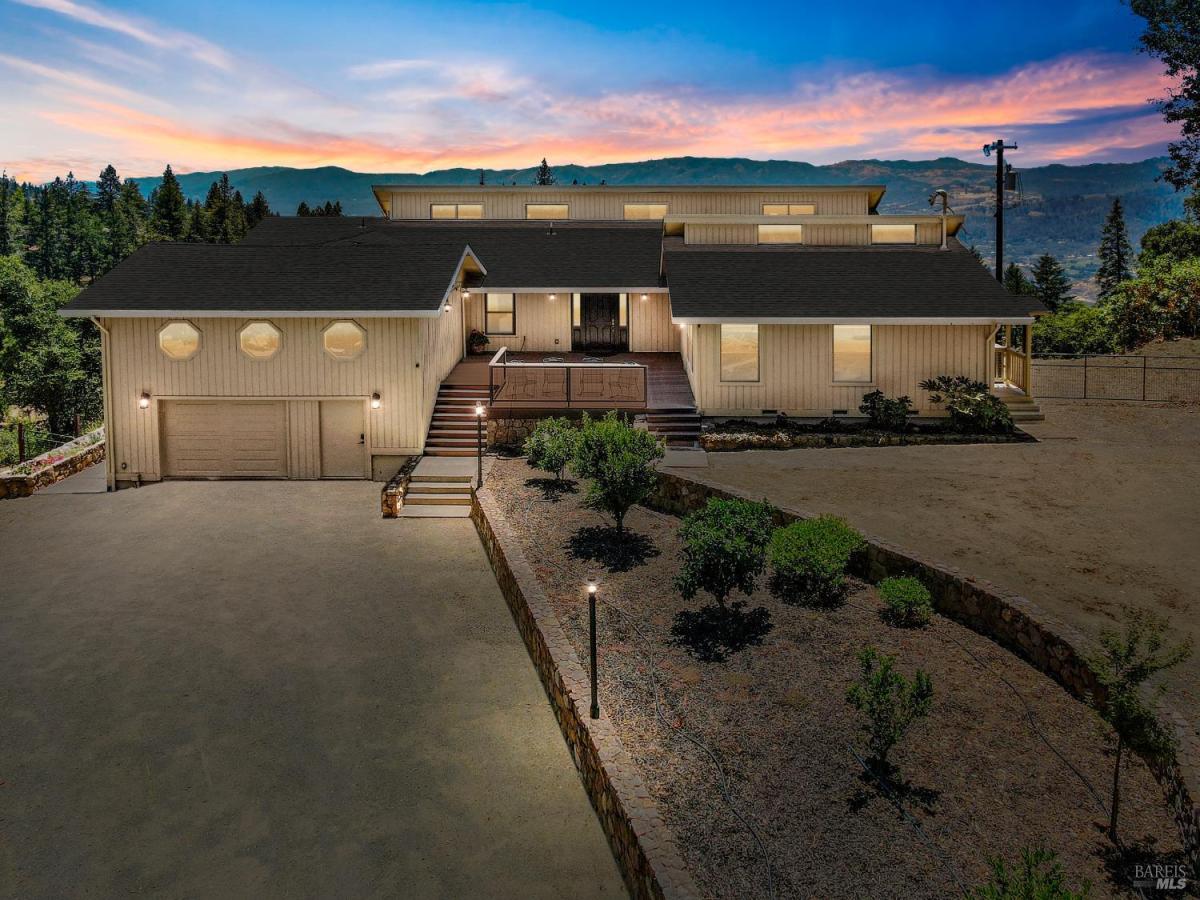 MLS #326027180 img 0