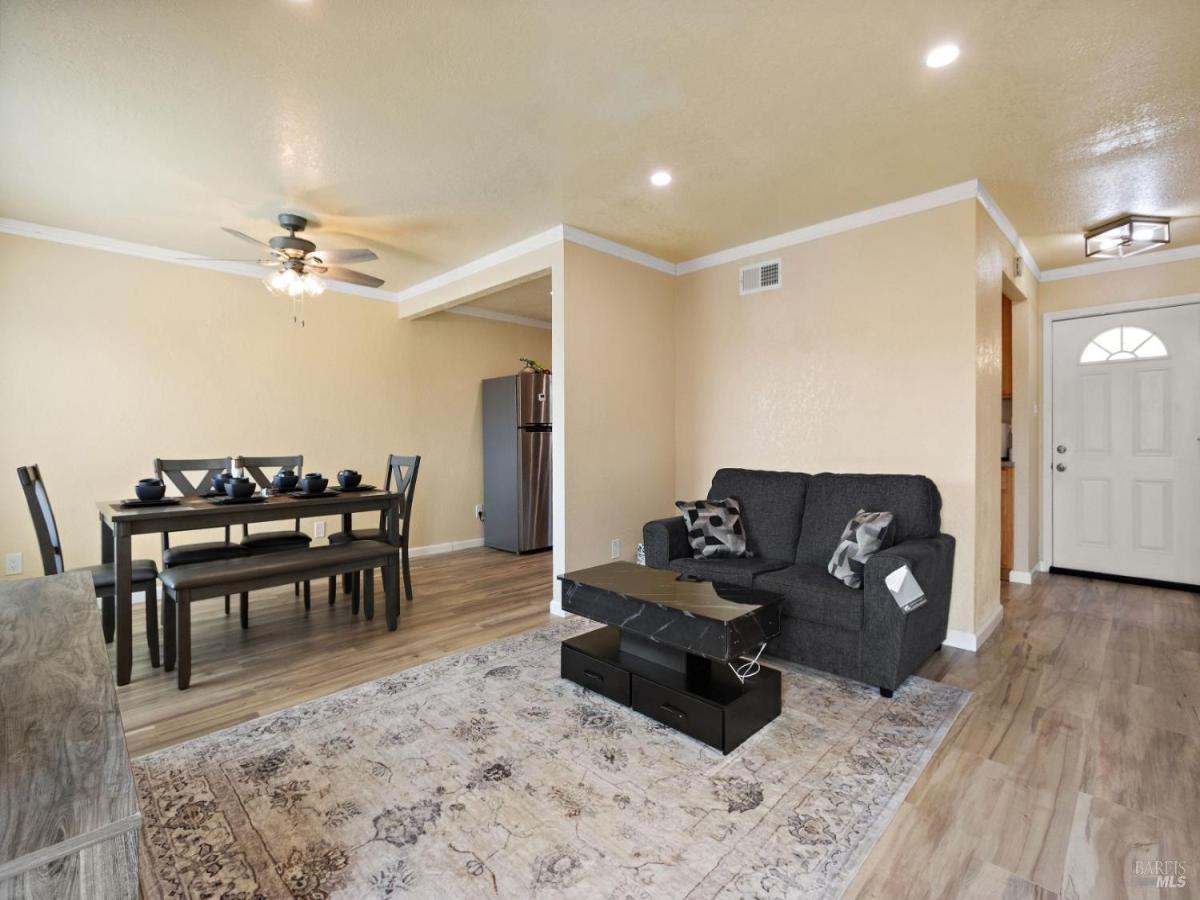 MLS #326027317 img 0