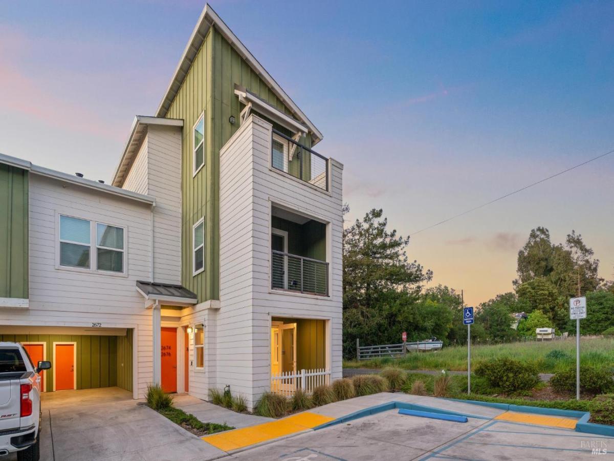 MLS #326027676 img 0