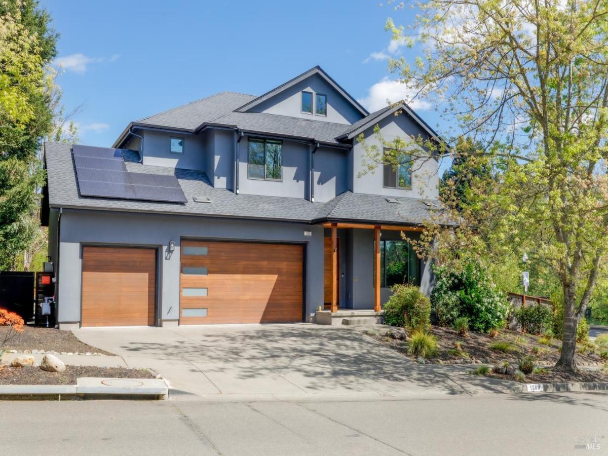 MLS #326027937 img 0