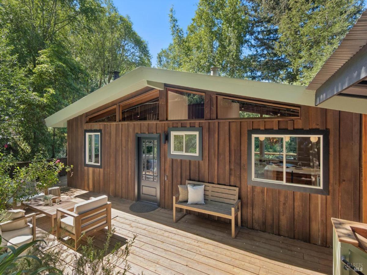 MLS #326028037 img 0