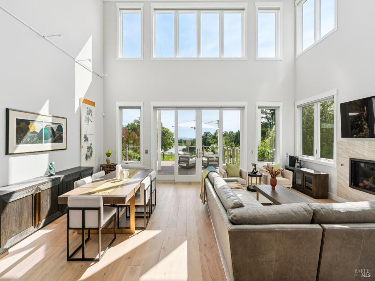 MLS #326028340 img 0