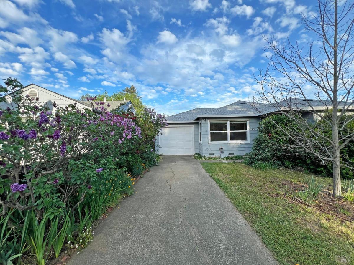 MLS #326028373 img 0