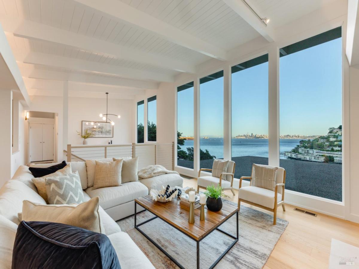 MLS #326028383 img 0