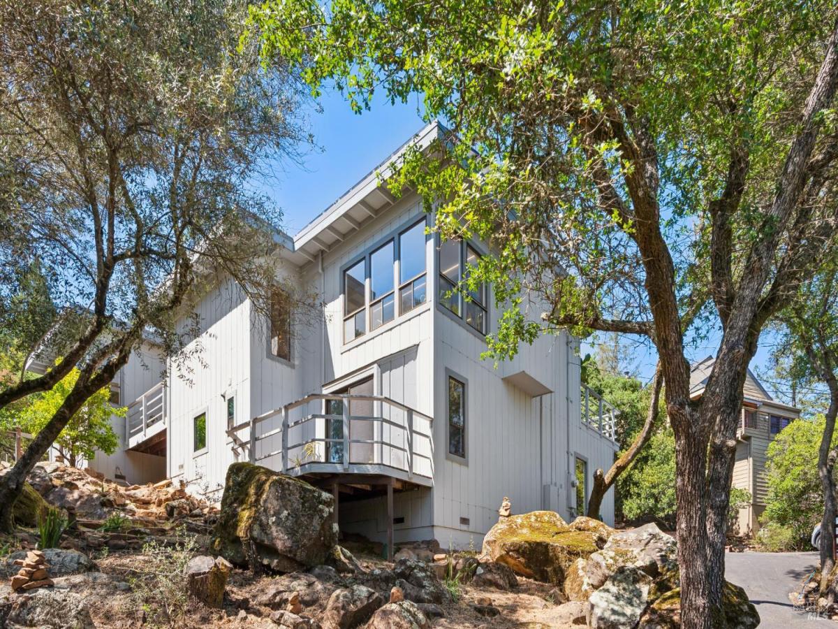 MLS #326028456 img 0