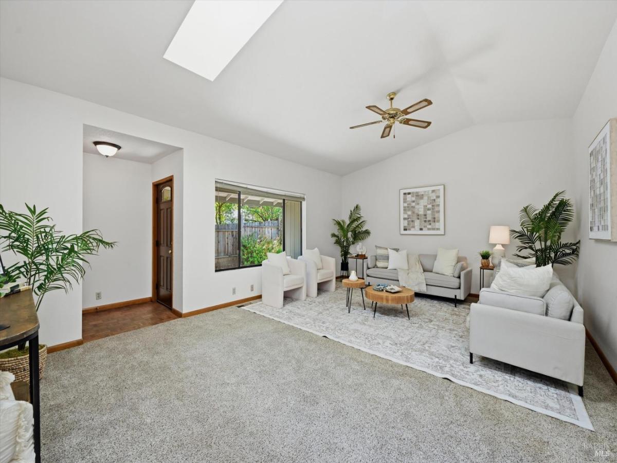 MLS #326028477 img 0