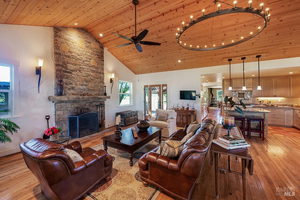 MLS #326028576 img 0