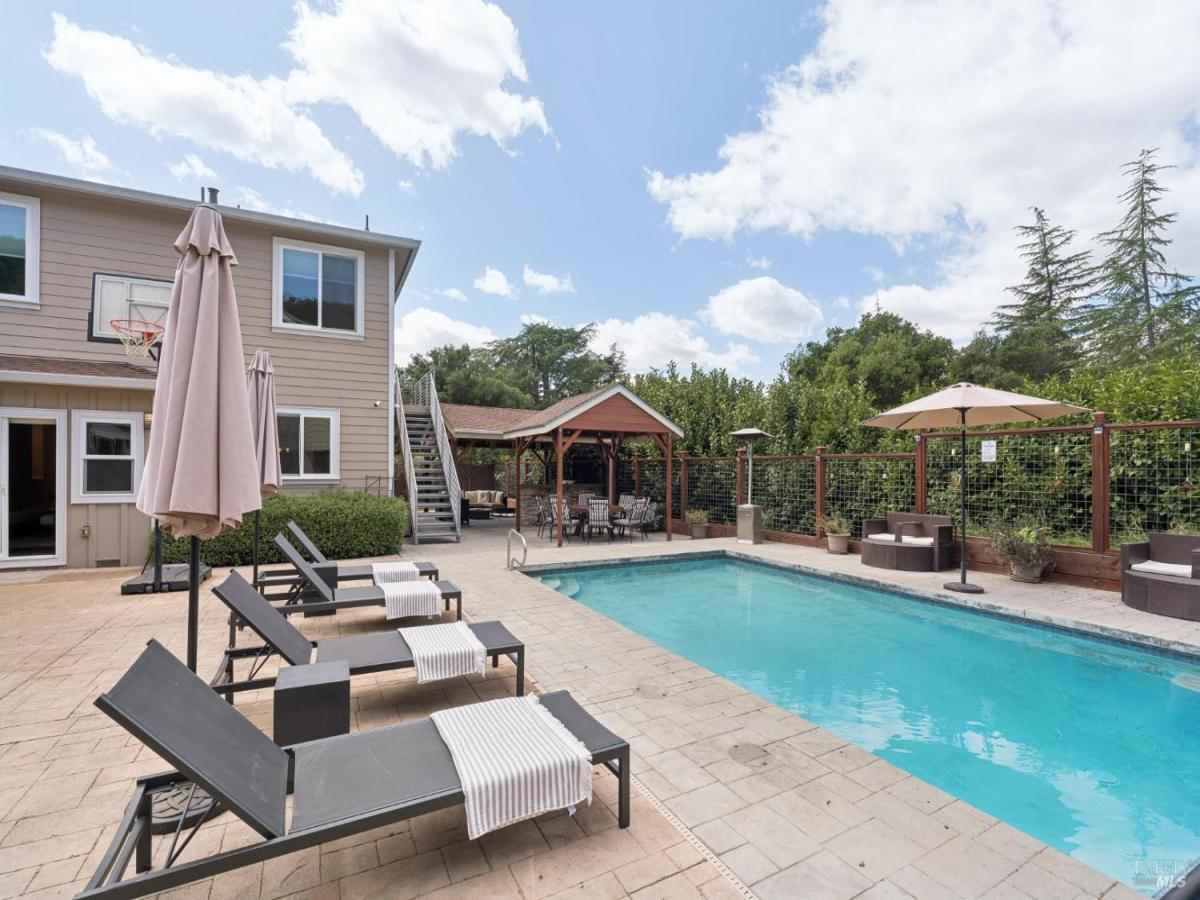 MLS #326029237 img 0