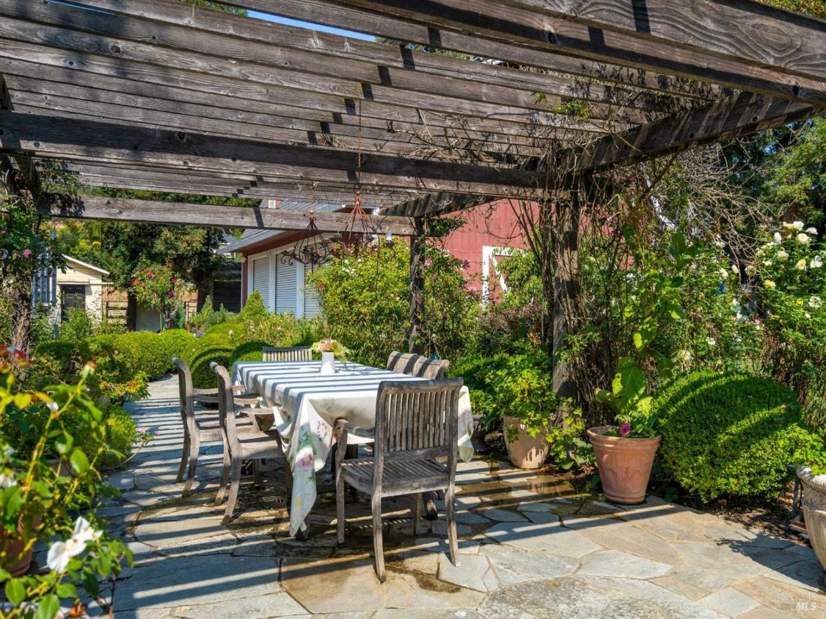 MLS #326029489 img 0