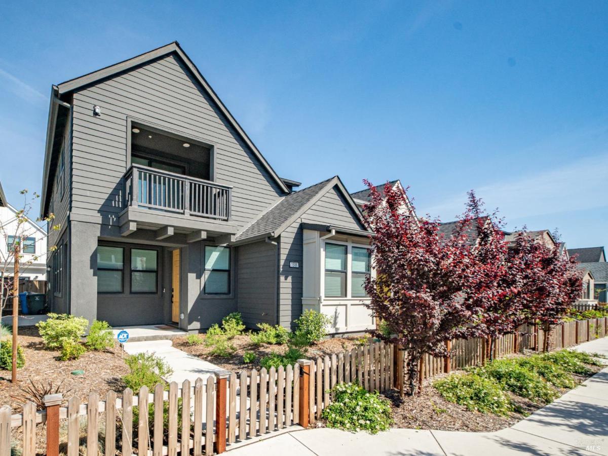 MLS #326029707 img 0