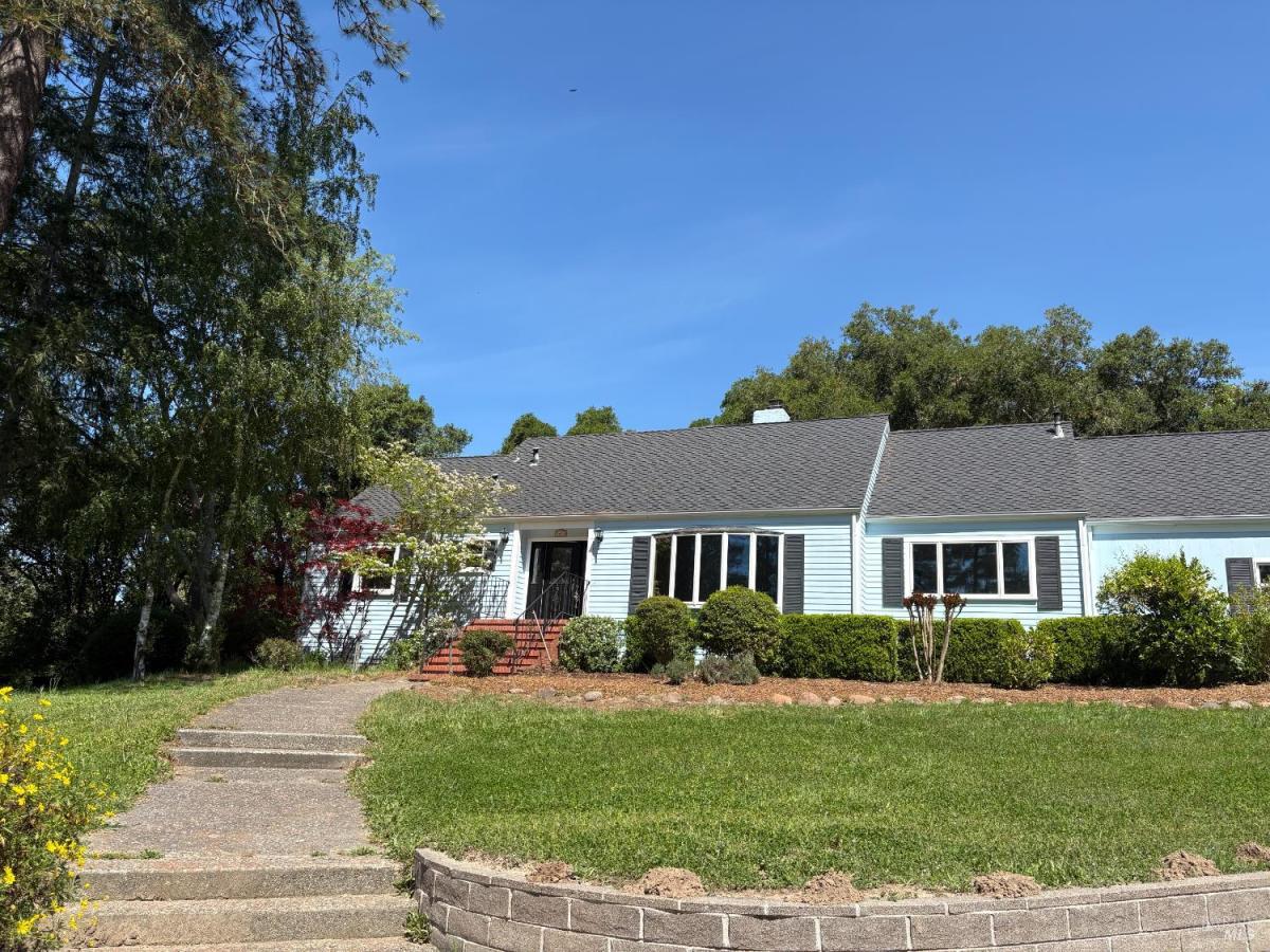 MLS #326030027 img 0