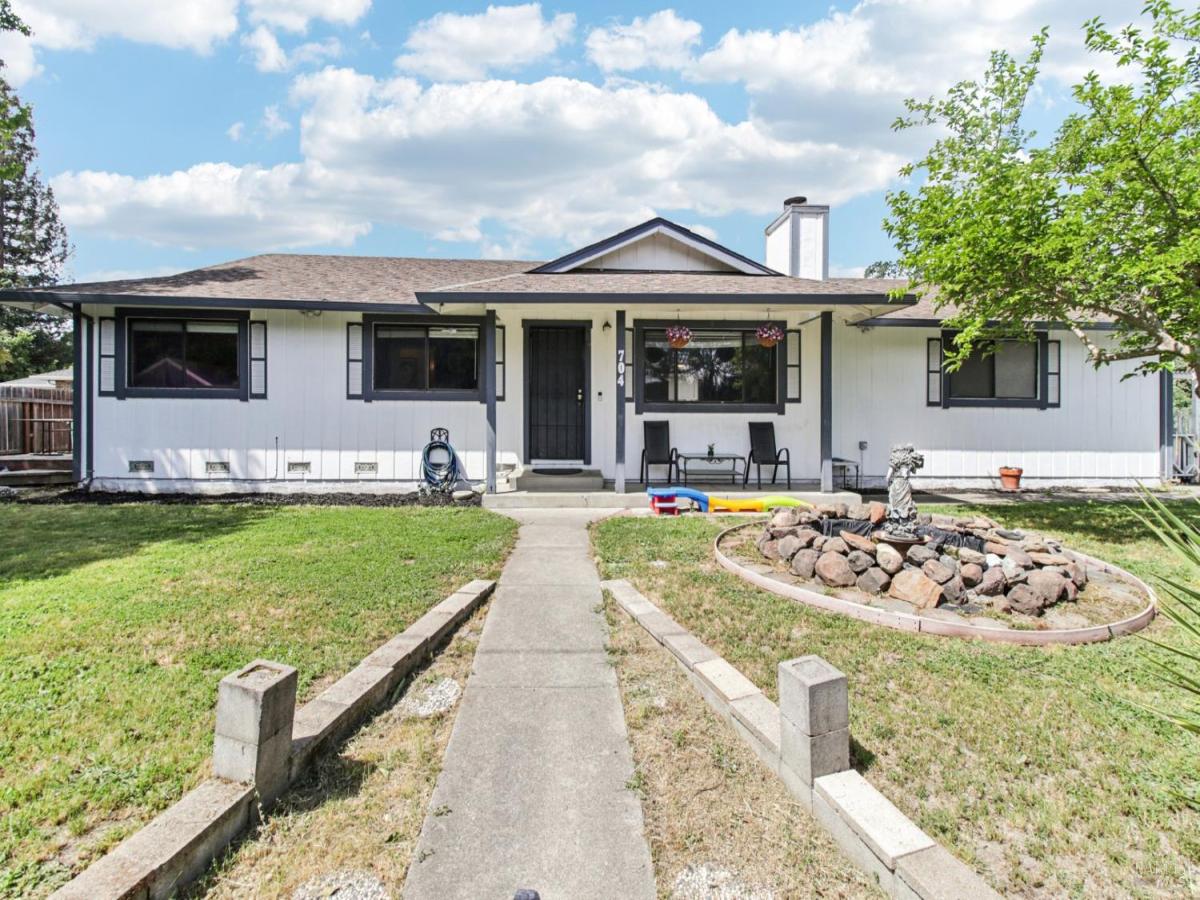 MLS #326030242 img 0