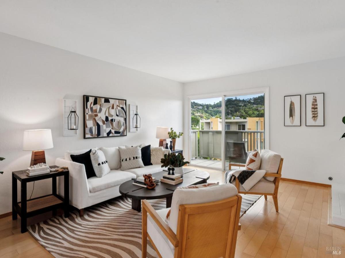 MLS #326030410 img 0