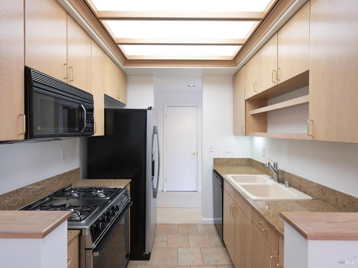 MLS #326030455 img 0