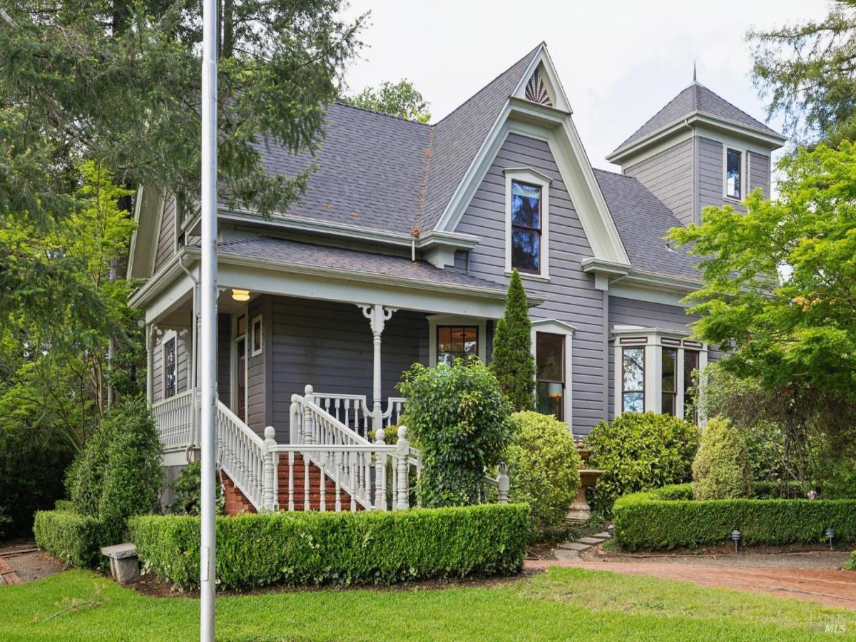 MLS #326030457 img 0