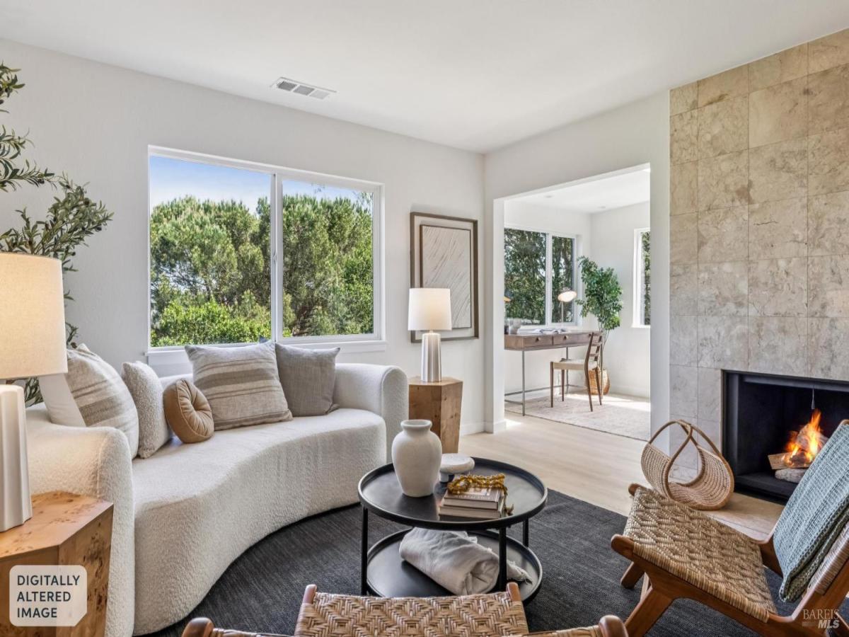 MLS #326030928 img 0