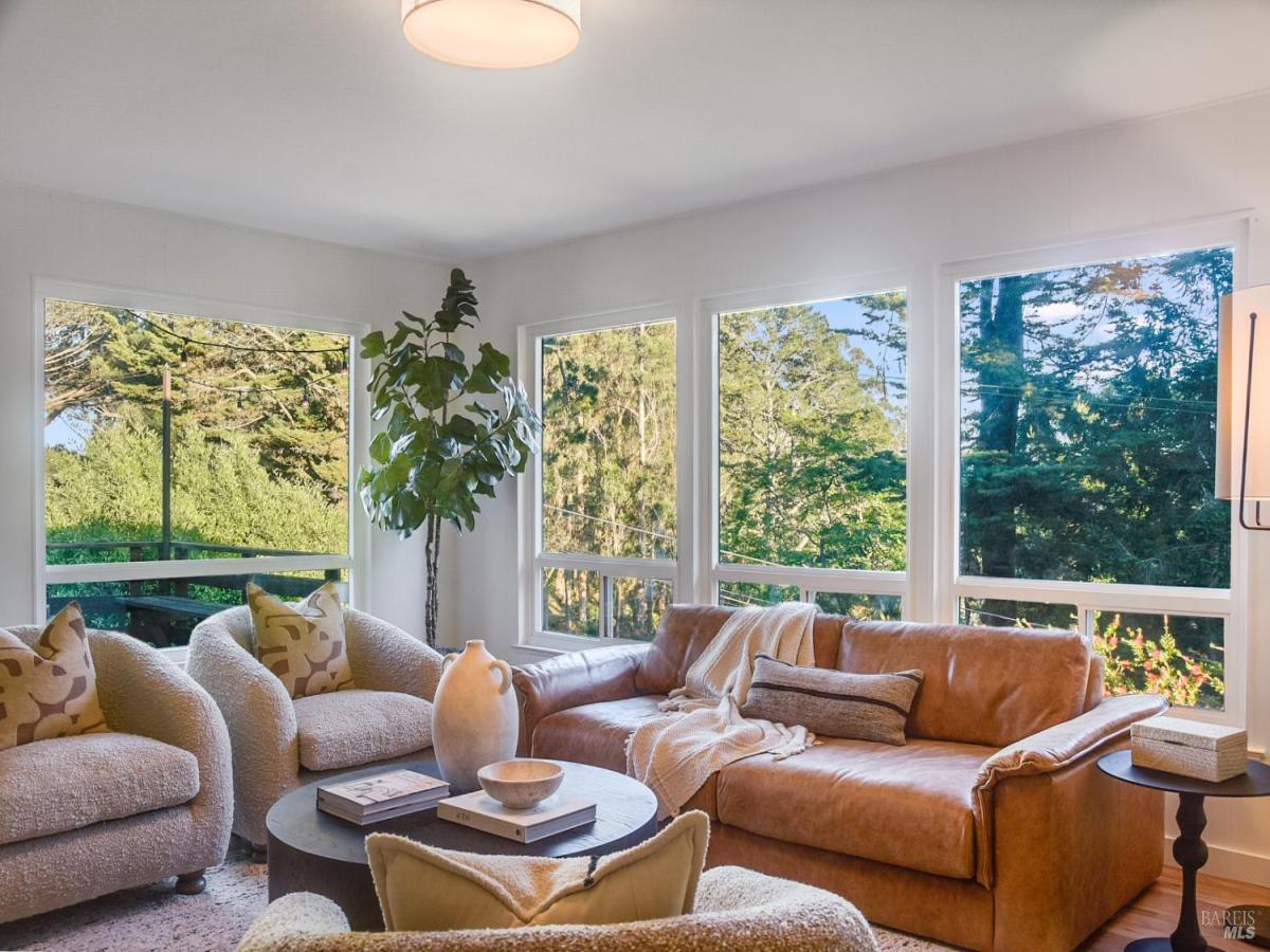 MLS #326030945 img 0