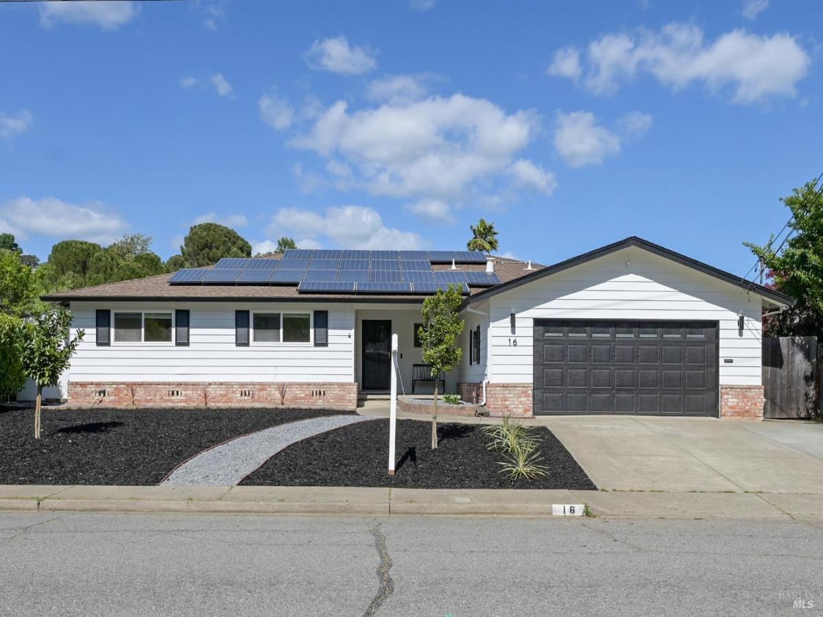 MLS #326031103 img 0